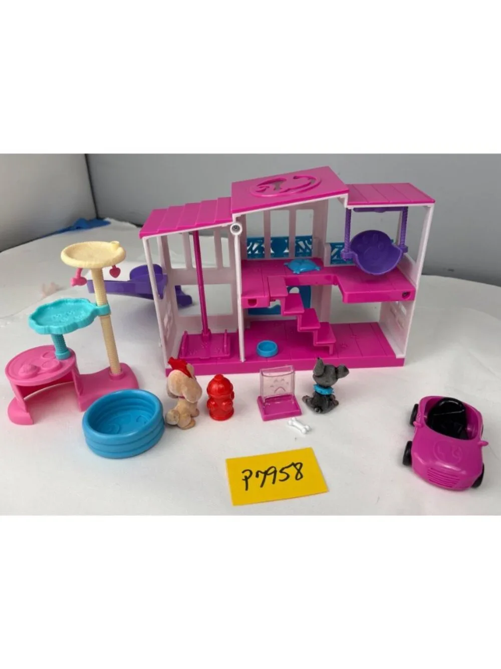 Barbie Pet Dreamhouse 2-Sided Playset Pets & Accessories